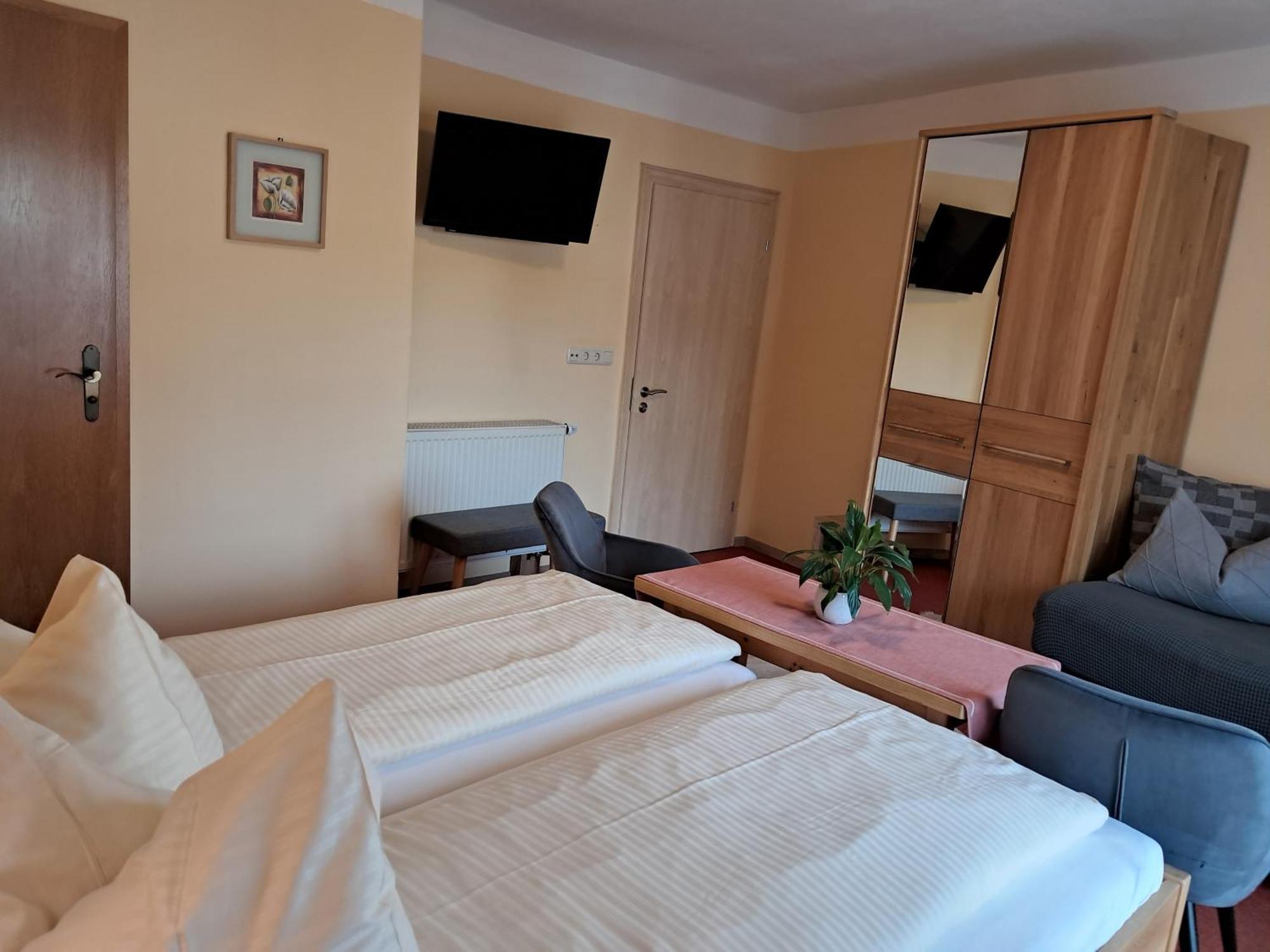 Hotel Garni Edelweiss Siegsdorf Exteriör bild